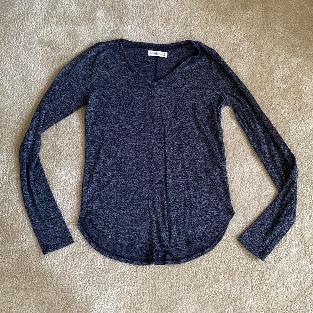 A&F V-neck Sweater Long sleeve Tee Heathered Black